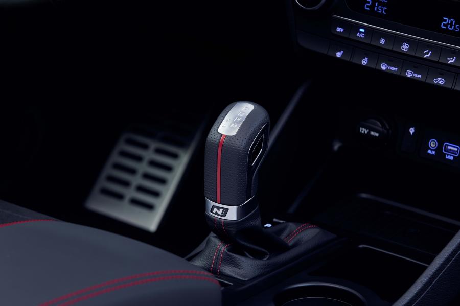 Детали интерьера Hyundai Tucson N Line (TL) 2019 года  (WW) (фото 22 из 41)